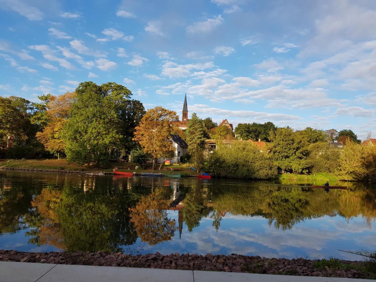 Tipp - Halle Idyllisch Am Fluss Krollwitz Bagian luar foto
