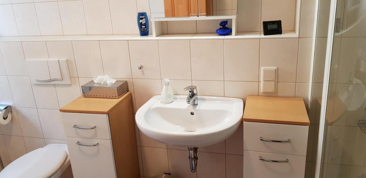 Tipp - Halle Idyllisch Am Fluss Krollwitz Bagian luar foto